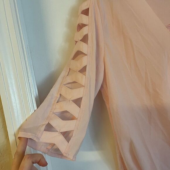 BCX NWT  Lattice-Sleeve Top blush pink size medium - Picture 2 of 8